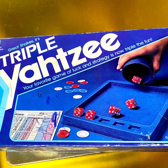 TRIPLE YAHTZEE VTG 1982 MILTON BRADLEY GAME AGES 8 to ADULT EXTRA SCORE CARDS - Picture 14 of 15